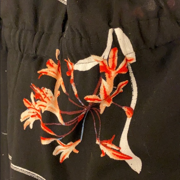 H&M - Black floral print dress with long sleeves - Picture 3 of 6